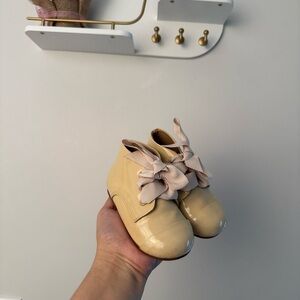 Age of innocence boots